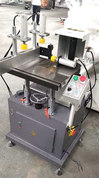 END MILLING MACHINE FOR ALUMINUM AND UPVC PROFILE